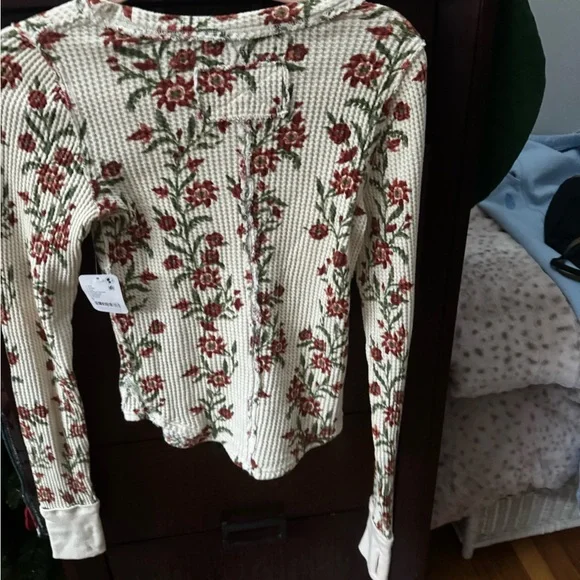 We the Free Pretty Little Thermal Long Sleeve small NWT - Picture 4 of 4